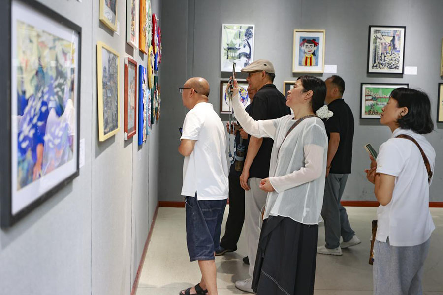 布貼畫作品展現場。