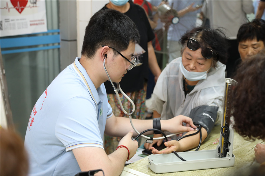 义诊活动现场。