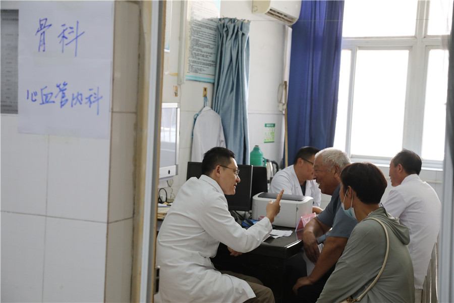 义诊活动现场。