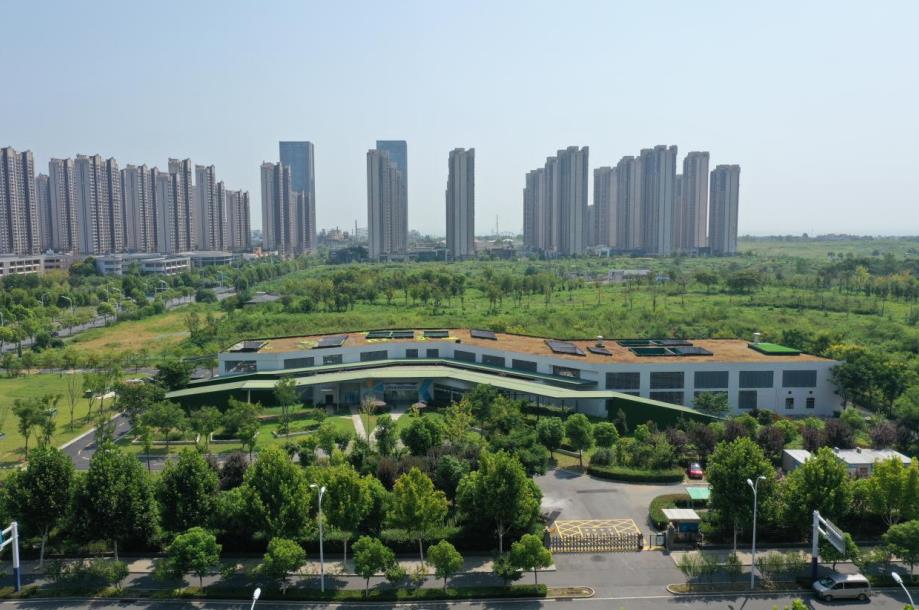合肥热电滨湖科学城区域能源站外景。合肥热电供图