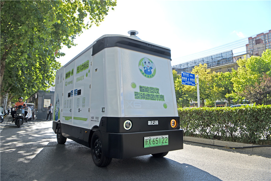 安徽省淮南市,安徽嘉家惠再生資源開發有限公司無人回收車投運,實現智慧回收中轉,助力循環經濟發展。陳彬攝