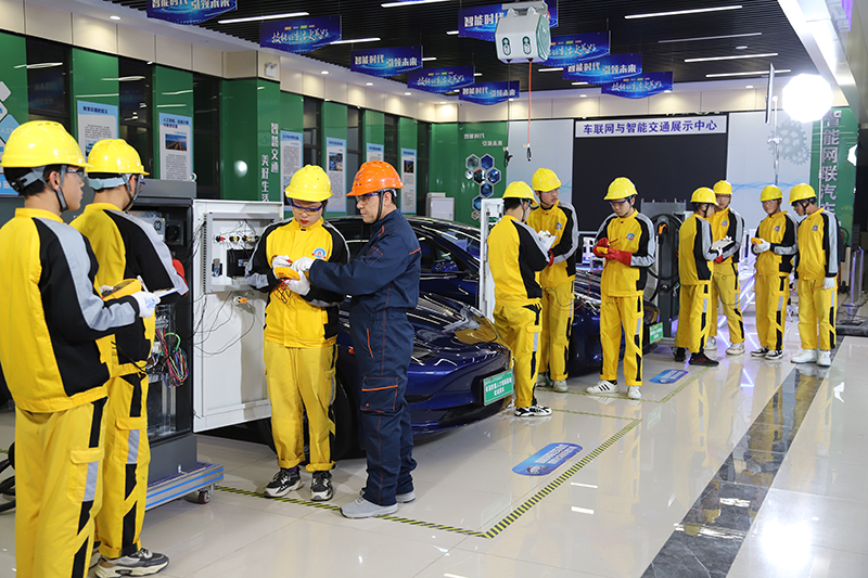 安徽万通技师学院省级竞赛集训基地课堂。万通汽车教育供图