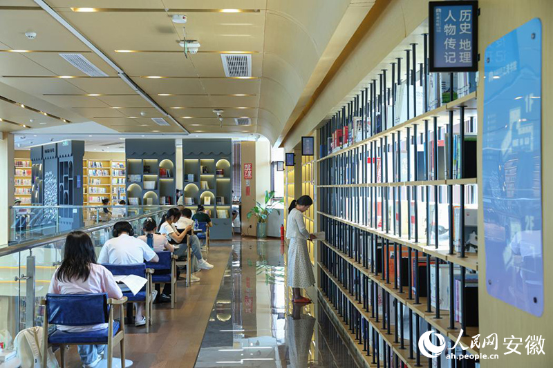 樂享“書式”時光。人民網記者 張俊攝