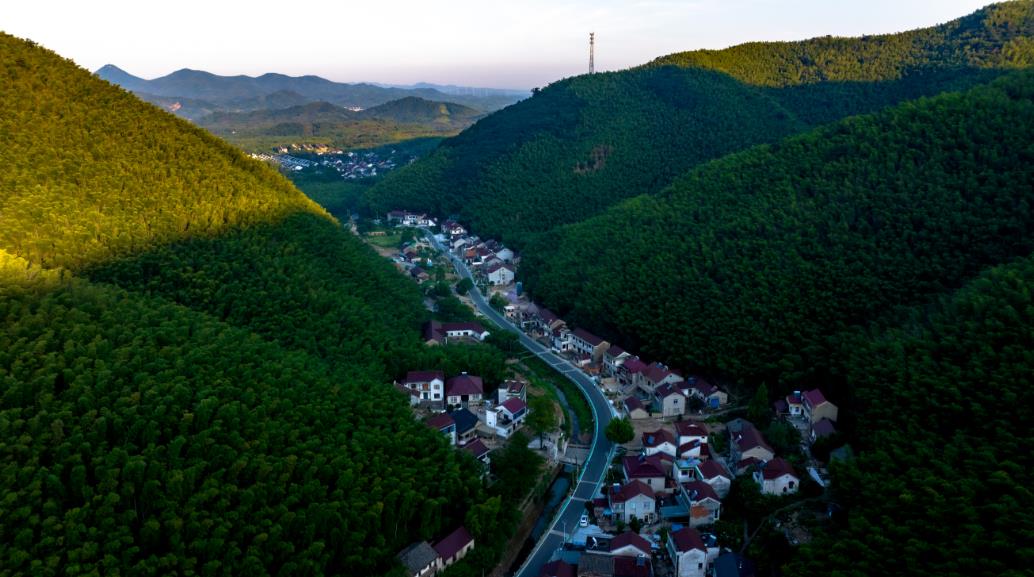 農村公路提質改造。