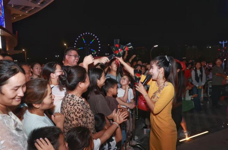 移风易俗有奖问答大受欢迎。吴天元摄