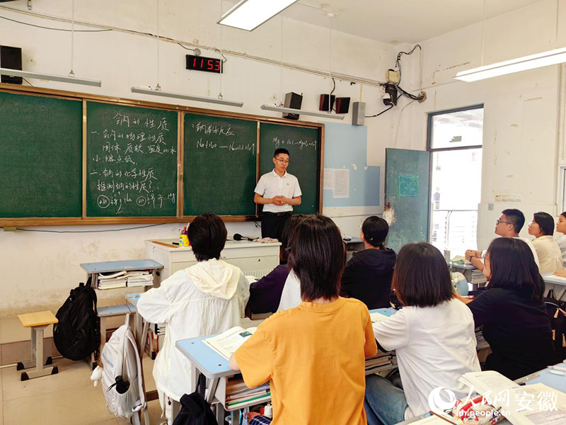 返回利辛后，侯純廣逐漸適應家鄉的工作和生活。人民網記者 韓震震攝
