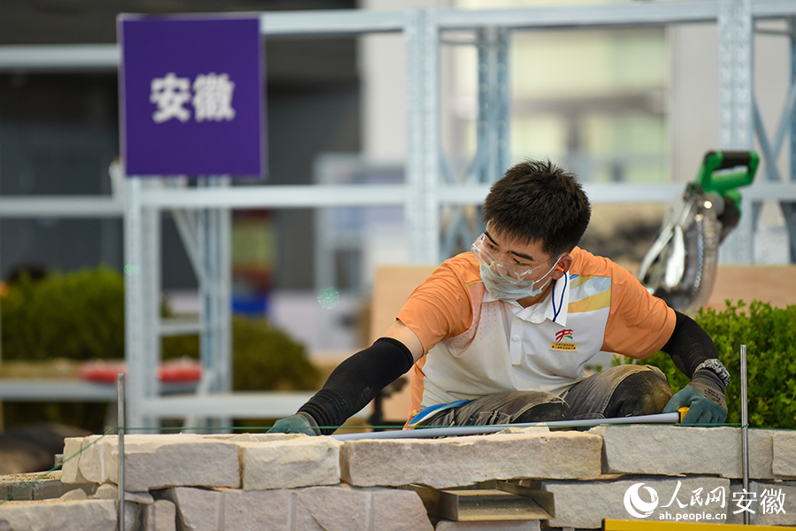 来自安徽的参赛选手正在比赛过程中。人民网记者 李希蒙摄