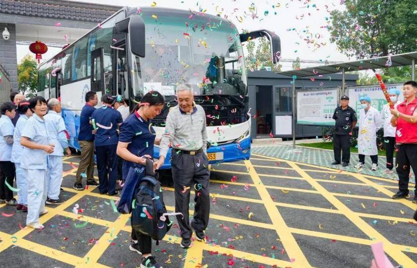 小庙镇五十墩养老服务中心正式落成启用,迎接长者们幸福“回家”。
