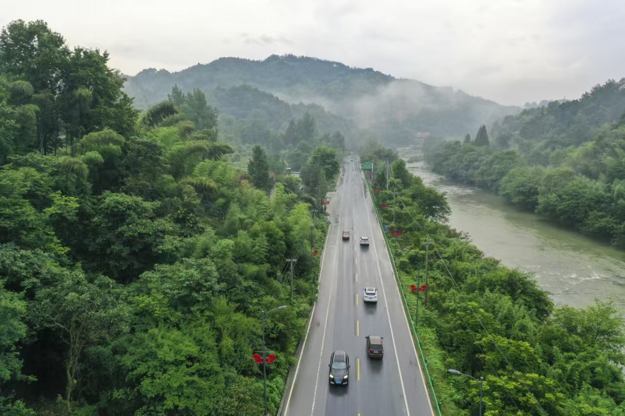 “美丽公路”建设显成效。