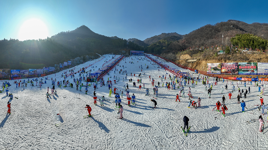 來大別山滑雪。霍山文旅供圖
