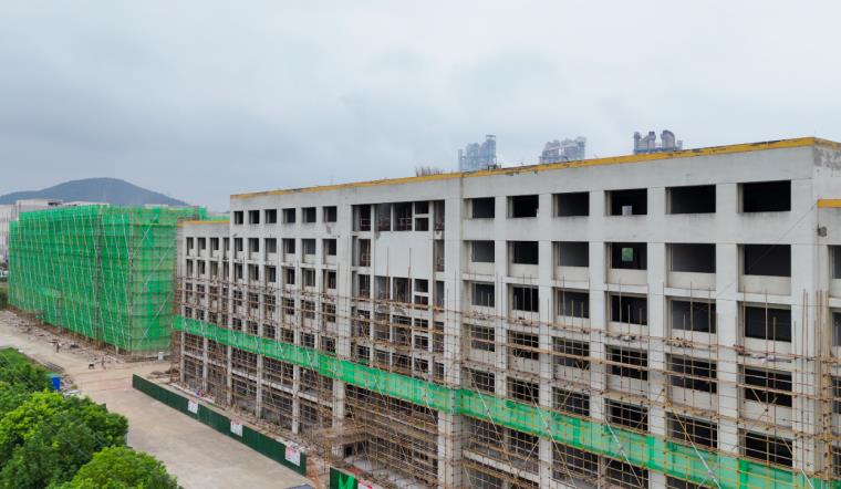 人才公寓項目正在加緊建設。汪遠攝