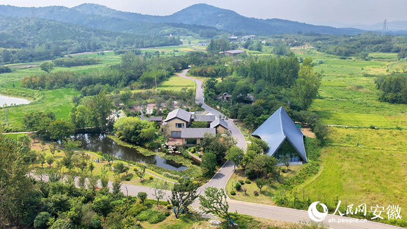 俯瞰琅琊山附近的西涧渡村。人民网 郭昊摄