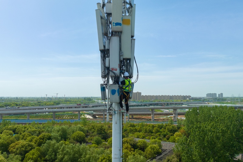 基站架设，让游人畅享5G-A网络“满格幸福”。安徽移动供图