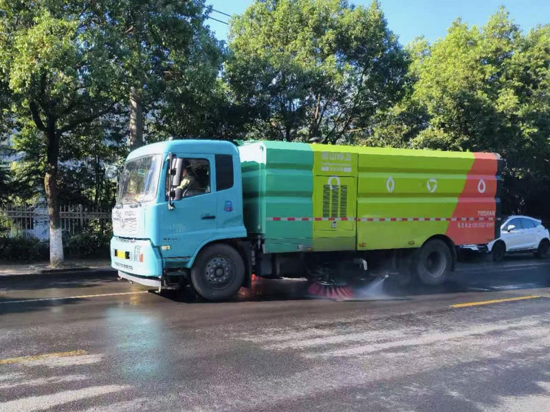 主干道增加洗扫车、高压冲洗车等机械化作业频次。