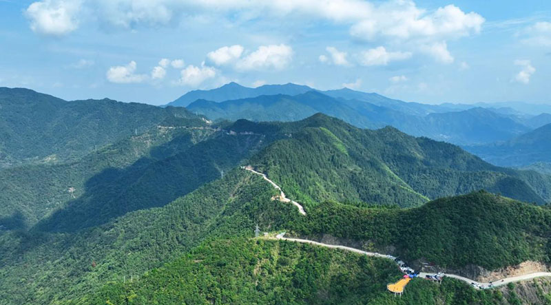 徽州天路航拍。
