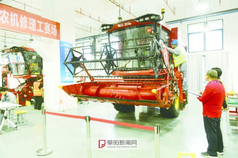 農機修理工賽項比賽。