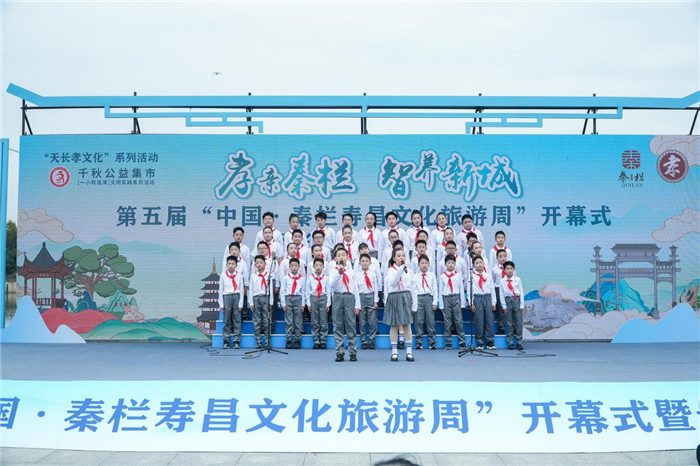 开幕式表演现场。应长富摄