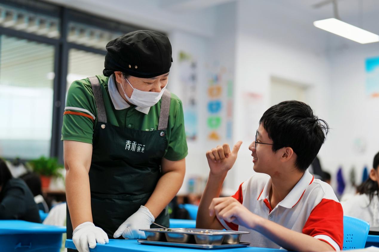 每一份餐食都承载着“妈妈的牵挂”。