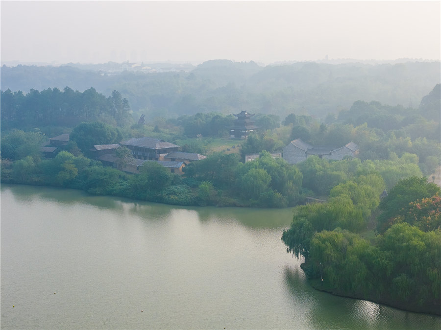 水墨杏花村。陈移风摄
