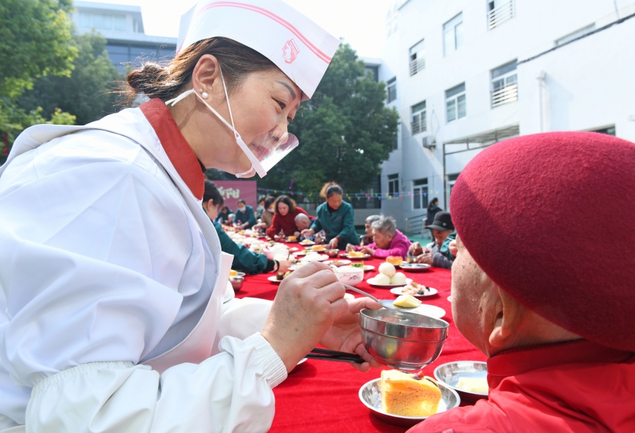 安徽淮南：长桌宴 话重阳【4】