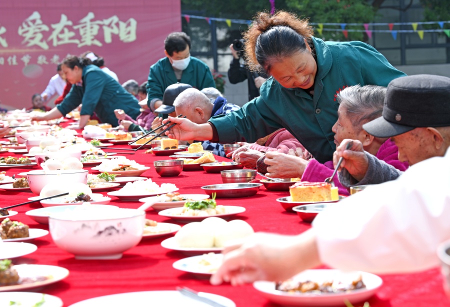 安徽淮南：长桌宴 话重阳【8】