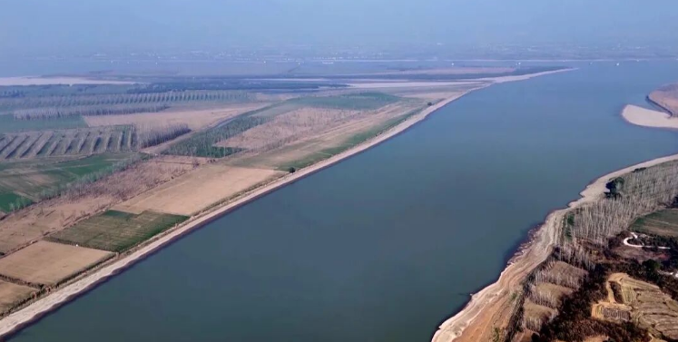 长江东至段航拍。