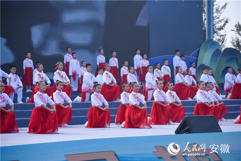 第37届李白诗歌节活动现场。人民网记者 李希蒙摄