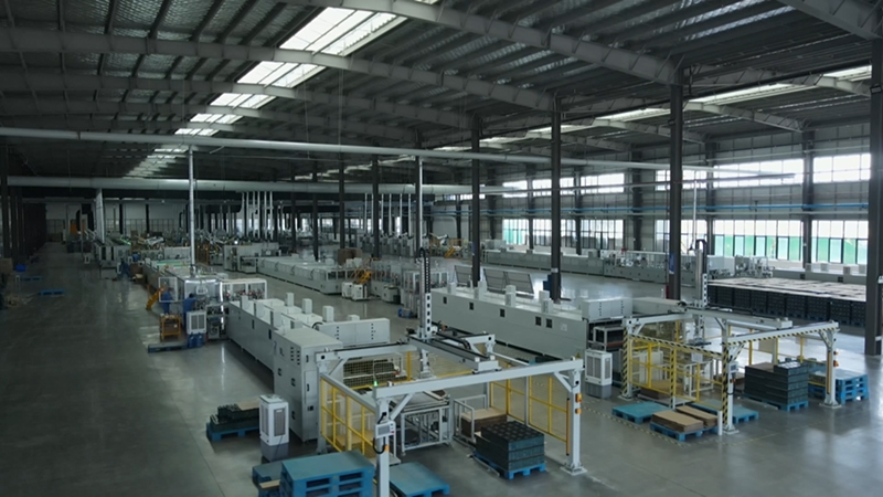 天能动力的自动化生产车间。和县县委宣传部供图