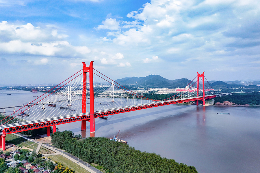 铜陵长江三桥。储著传摄