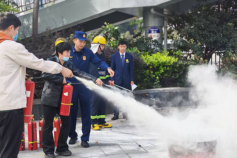 現場滅火器材實操。