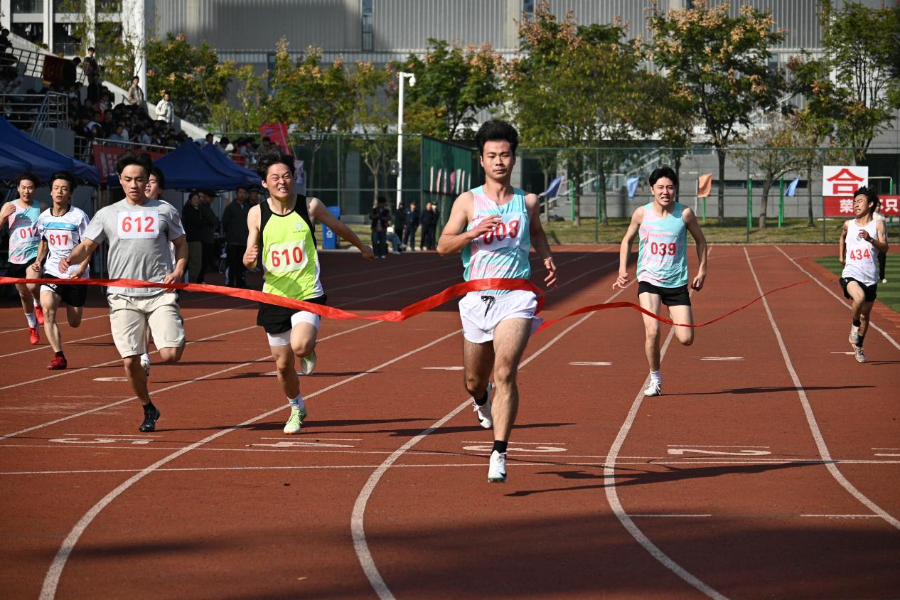 拼搏激情燃爆校園。合肥職業技術學院供圖