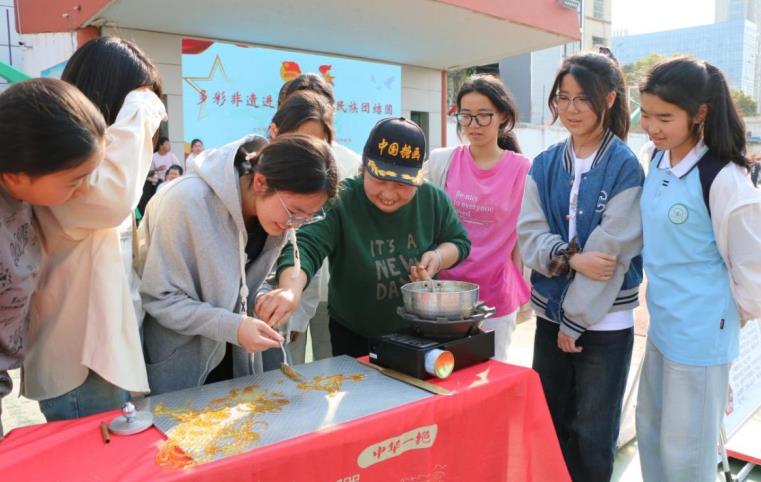 非遗进校园活动。临泉五中供图