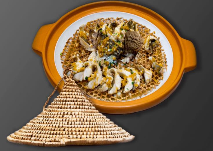 東至生焗鱖魚。