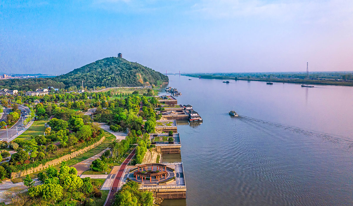 濱江岸線。童祖鳴 攝