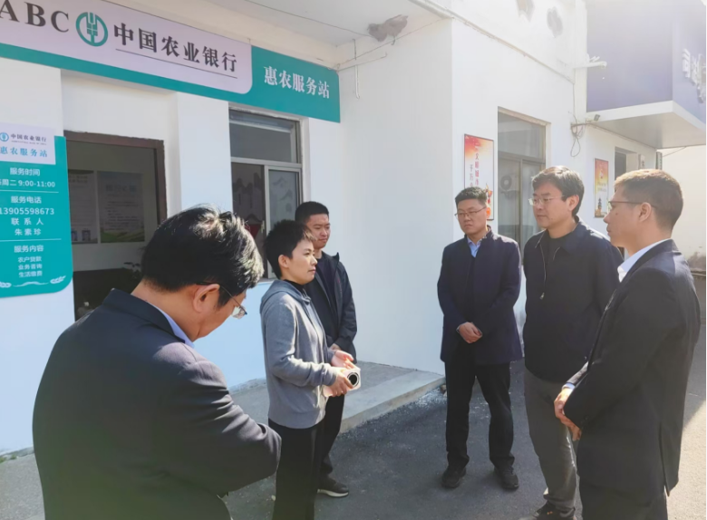 黃山農行休寧縣支行用心打造商山鎮惠農服務站。