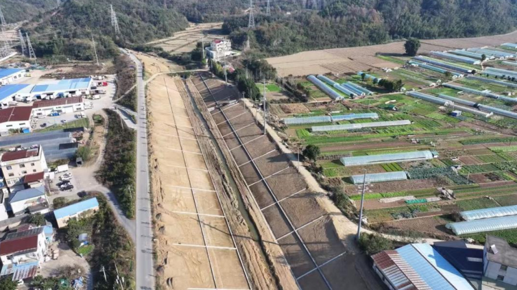 東至縣東山村段施工圖。王佳昕攝