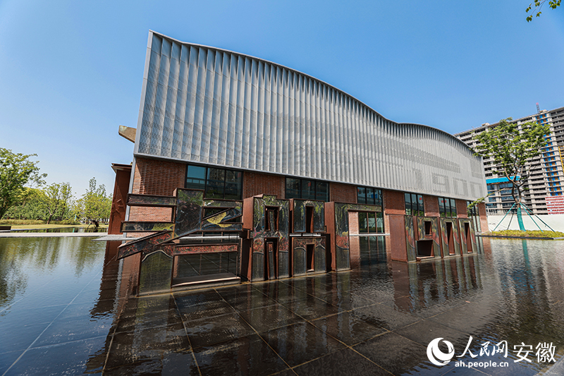 更新后的老船厂1900项目，实现在保护中开发，在开发中保护。人民网记者 张俊摄