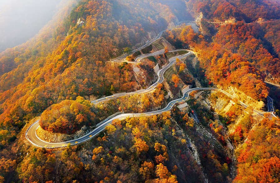 中国红岭公路。金寨县文旅体局供图