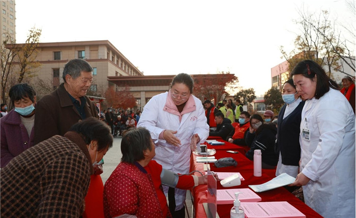 醫療團隊義診。吳天元攝