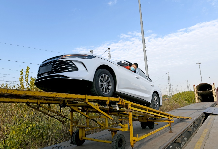 “鐵海聯運”助力新能源汽車海外銷售【4】