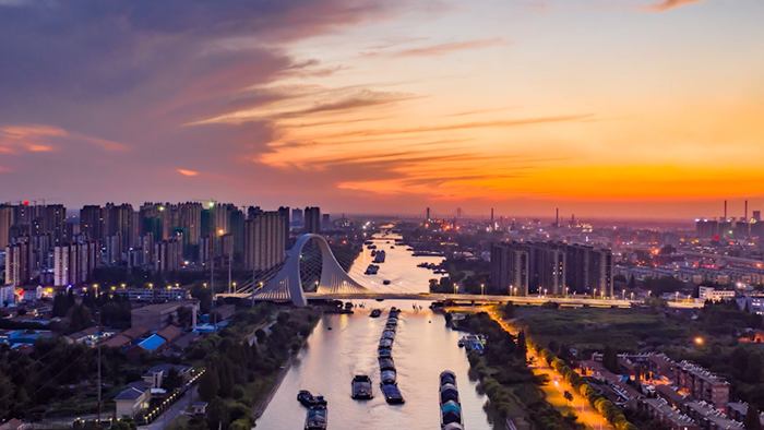 1483公裡內河航道、249公裡三級以上高等級航道，構筑起淮安“通江達海”的現代水運骨架。淮安市委網信辦供圖