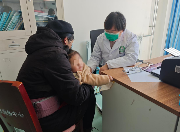 雪域高原托起新生，大爱擦亮鲜明底色。