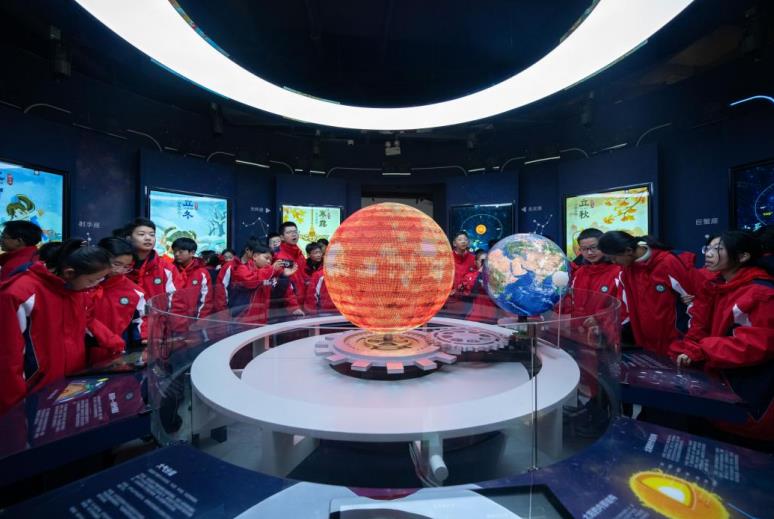 寿县开展2025年“户外阳光科普行”研学活动。