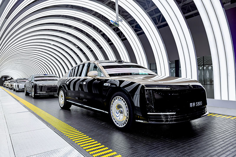 尊界S800第10000台整车下线