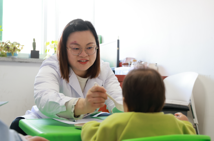 安徽省兒童醫院精准干預肥胖兒童成效顯著。