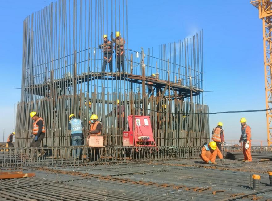 大桥施工现场。潘士清摄