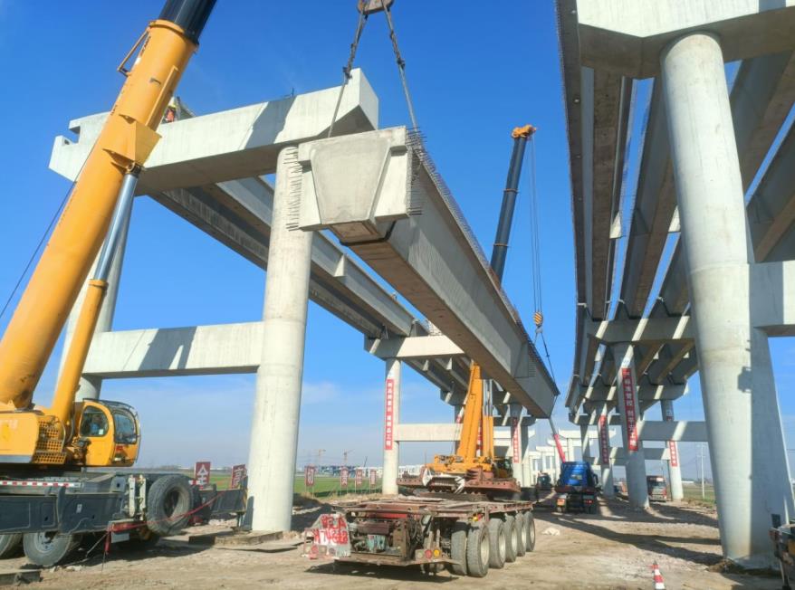 淮南淮河大桥施工现场。潘士清摄