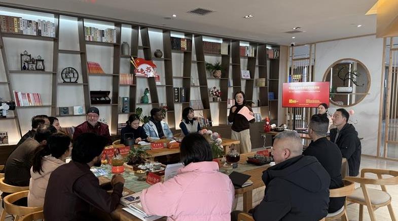 12月26日，安庆市首家“人才会客厅”启用。蔡浩摄