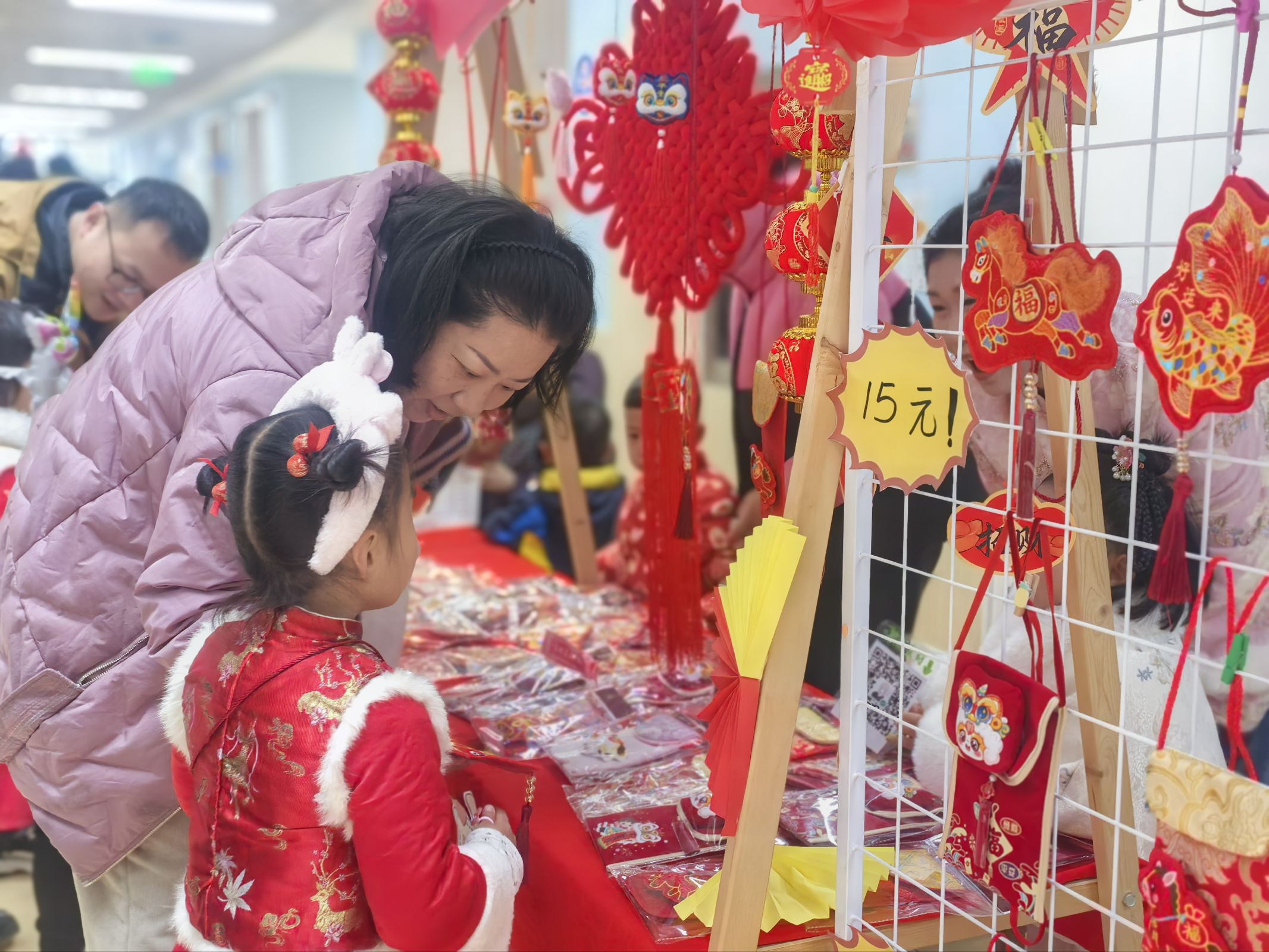 合肥海恆石門路幼兒園:海恆石門年貨集 蜂寶嗨購中國年