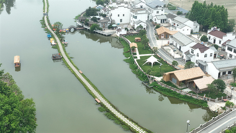 高空俯瞰新大垾村，尽显水乡雅韵。弋江区委宣传部供图